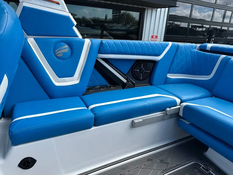 Slide: The Image of Tigé 25ZX 2022 - 31