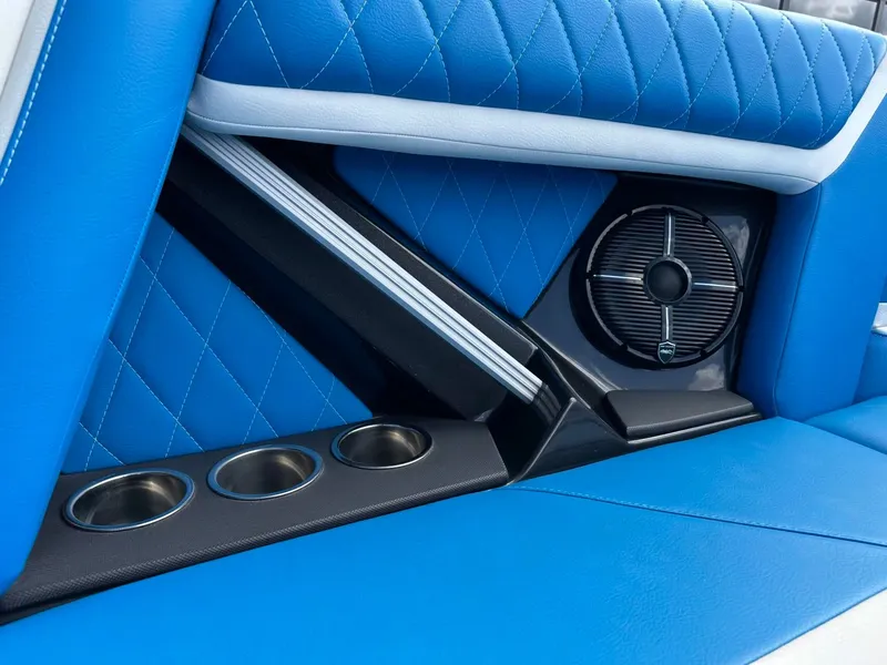 Slide: The Image of Tigé 25ZX 2022 - 32