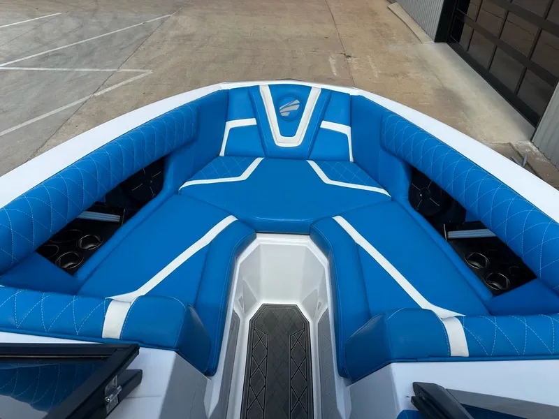 Slide: The Image of Tigé 25ZX 2022 - 37