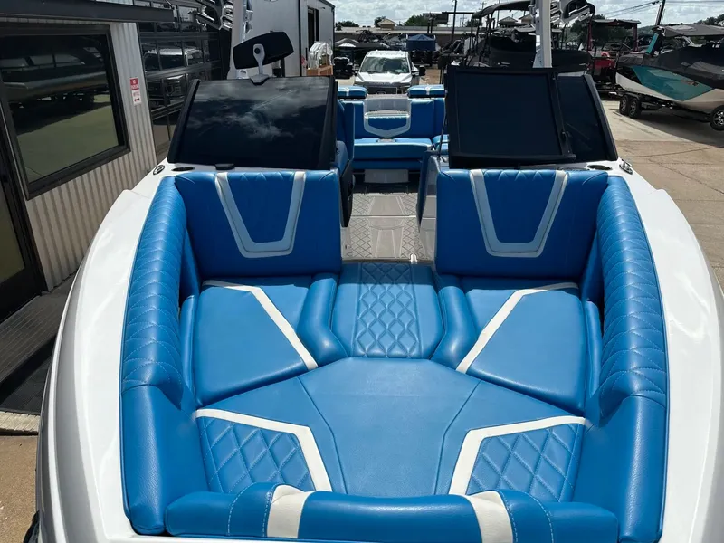 Slide: The Image of Tigé 25ZX 2022 - 39