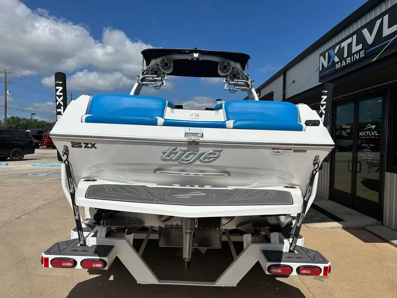 Slide: The Image of Tigé 25ZX 2022 - 4