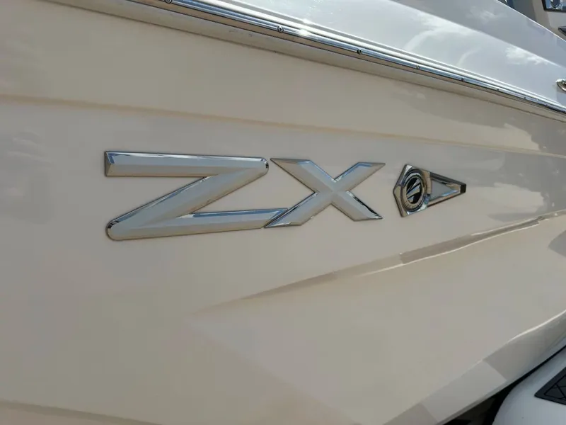 Slide: The Image of Tigé 25ZX 2022 - 9