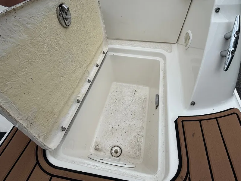 Slide: The Image of Bayliner 210 DB 2019 - 11