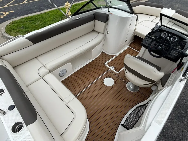 Slide: The Image of Bayliner 210 DB 2019 - 14