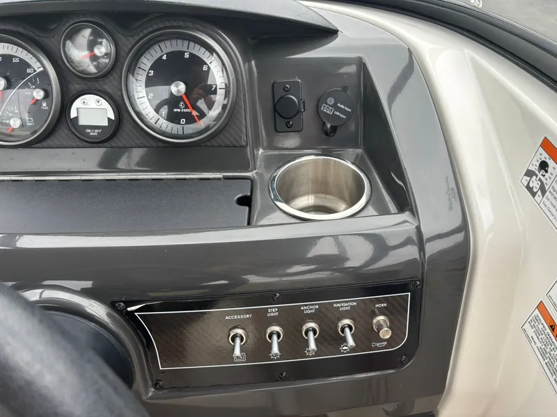 Slide: The Image of Bayliner 210 DB 2019 - 18