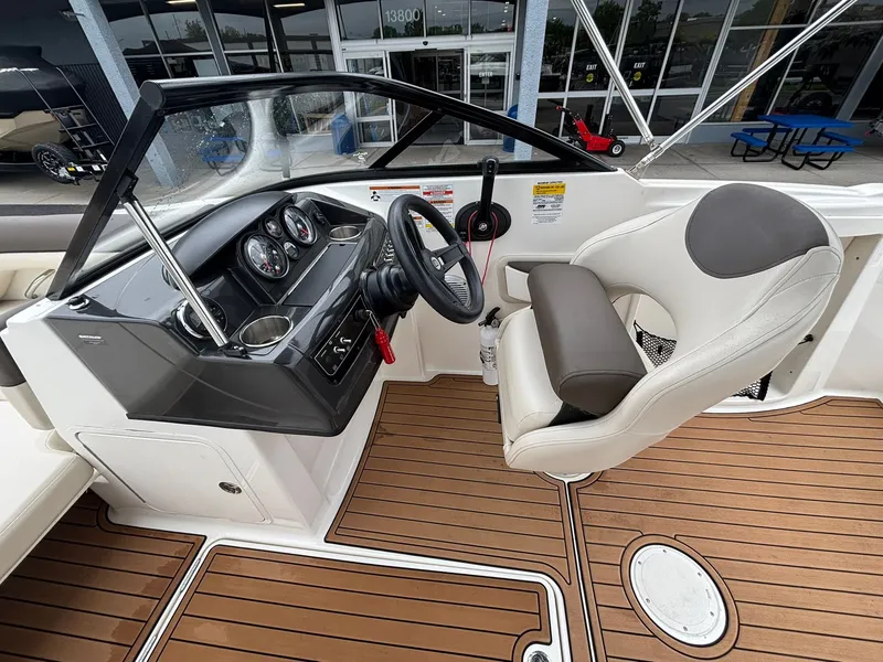 Slide: The Image of Bayliner 210 DB 2019 - 20