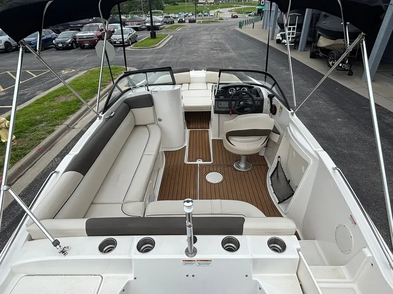 Slide: The Image of Bayliner 210 DB 2019 - 25