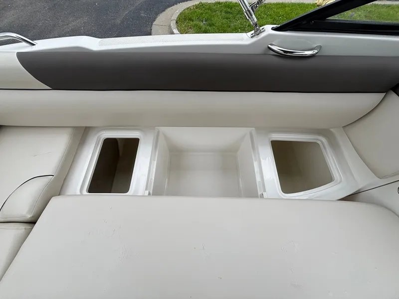 Slide: The Image of Bayliner 210 DB 2019 - 28