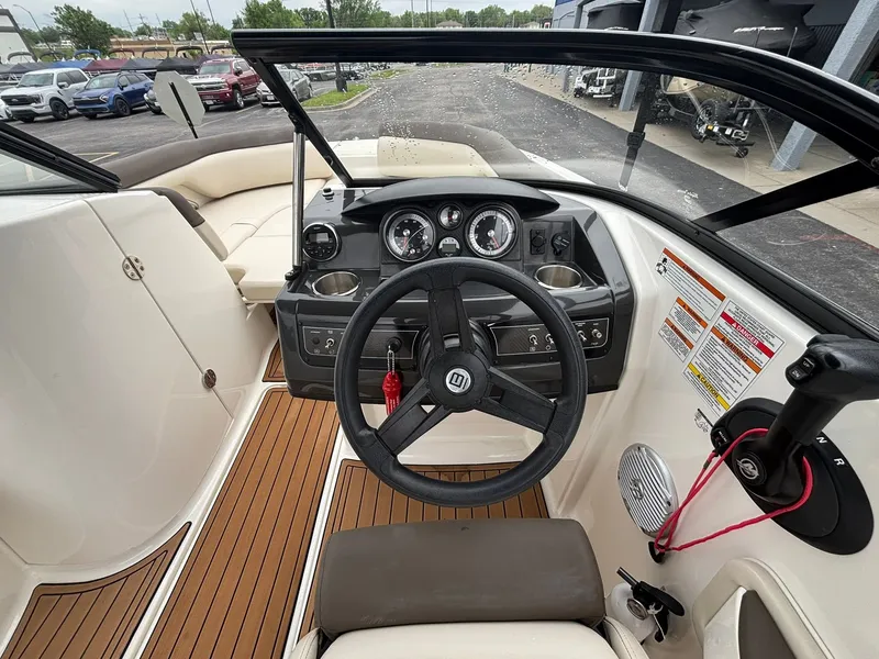 Slide: The Image of Bayliner 210 DB 2019 - 30