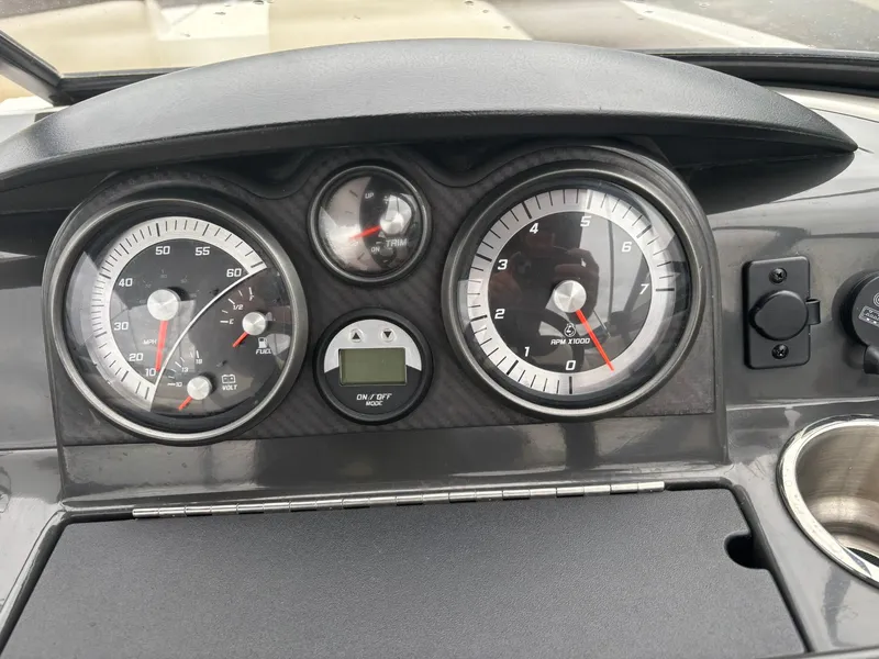 Slide: The Image of Bayliner 210 DB 2019 - 33