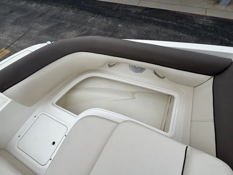 Slide: The Image of Bayliner 210 DB 2019 - 39