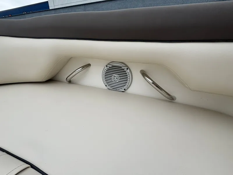 Slide: The Image of Bayliner 210 DB 2019 - 40