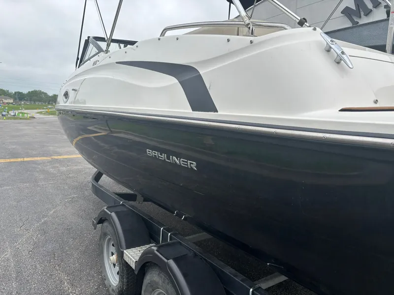 Slide: The Image of Bayliner 210 DB 2019 - 8
