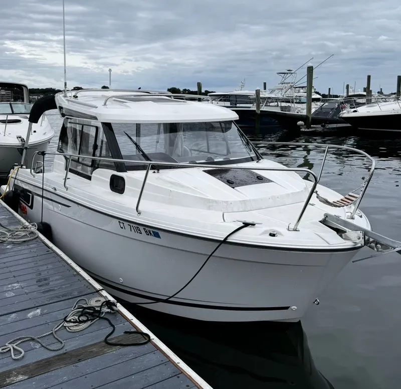 Slide: The Image of Jeanneau NC 695 S 2024 - 5