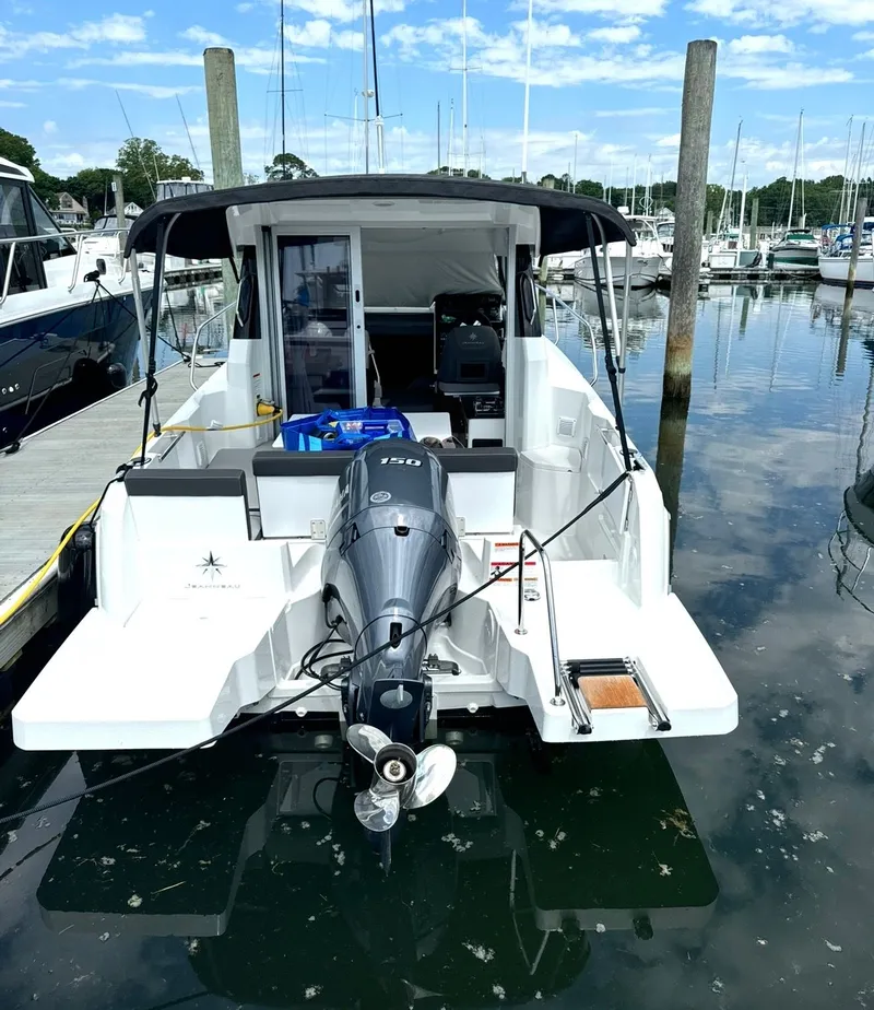 Slide: The Image of Jeanneau NC 695 S 2024 - 7