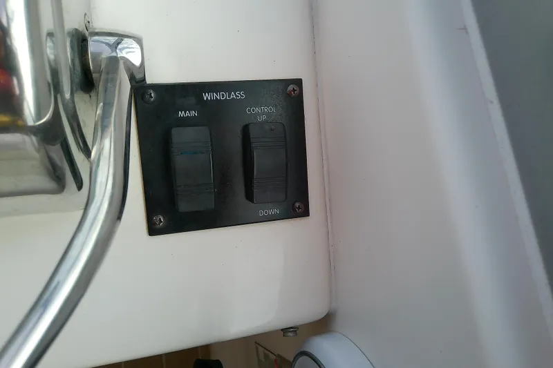 Slide: The Image of Windlass control panel on 1998 Sea Ray Sundancer 330 boat. - 20