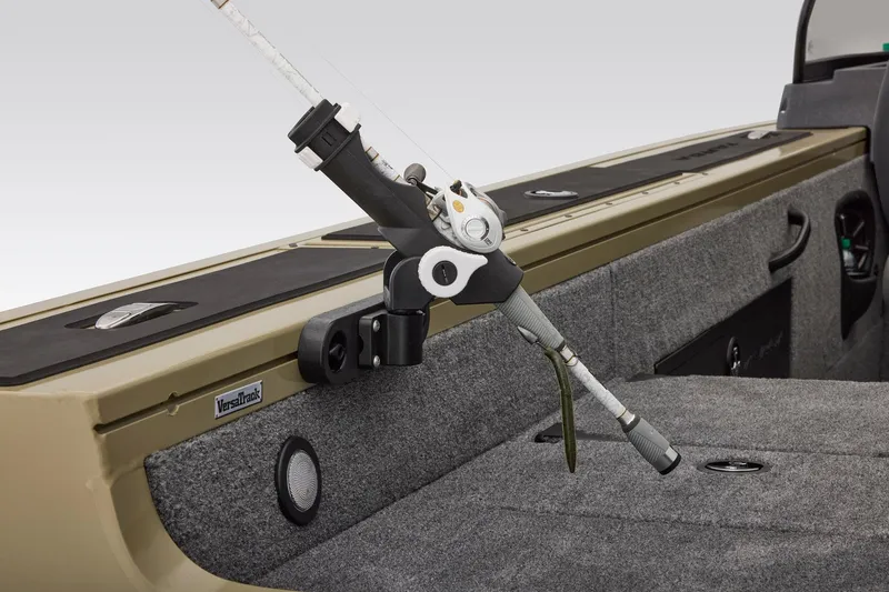 Slide: The Image of Tracker Targa V-18 Combo 2026 - 52