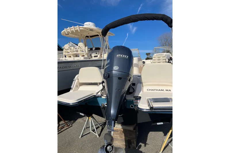 Slide: The Image of 2019 Grady-White Freedom 215 boat with Yamaha 200 engine - 7