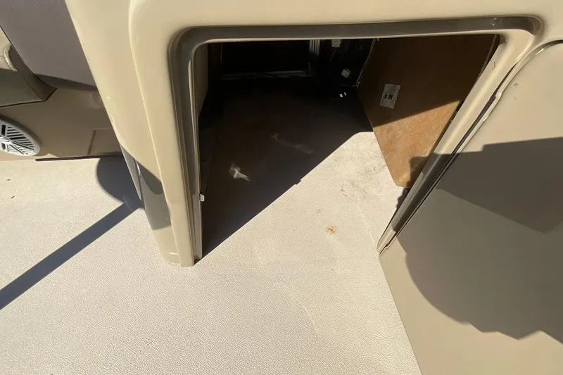 Slide: The Image of Storage compartment on a 2021 Sylvan Mirage Fish 820 Party Fish boat. - 23