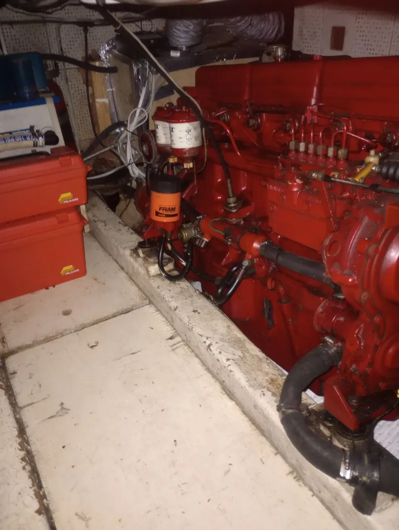 Slide: The Image of Marine Trader 44 Double Cabin 1981 - 53