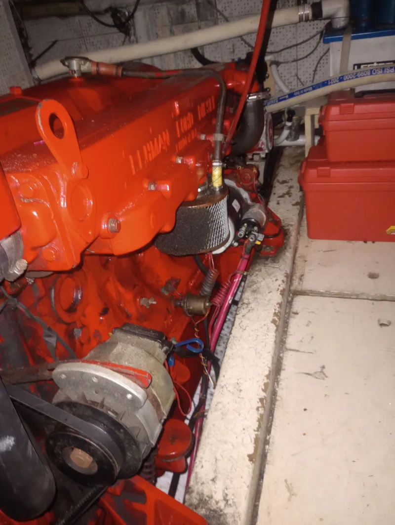 Slide: The Image of Marine Trader 44 Double Cabin 1981 - 54