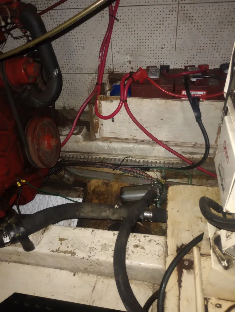 Slide: The Image of Marine Trader 44 Double Cabin 1981 - 55