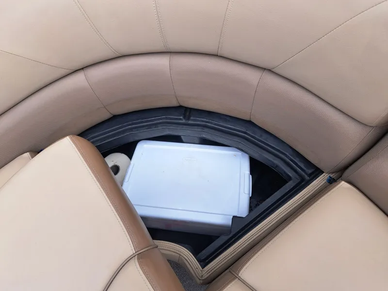 Slide: The Image of Veranda VF20F4 2018 - 15