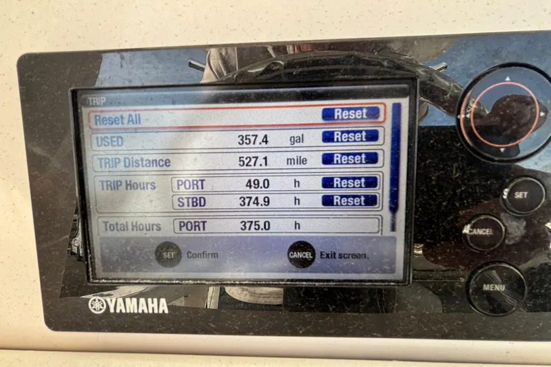 Slide: The Image of Yamaha display showing trip data for 2017 Everglades 255 Center Console boat. - 25