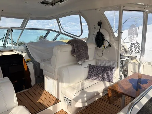 Slide: The Image of Cruisers 405 Express Motoryacht 2005 - 19