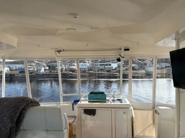 Slide: The Image of Cruisers 405 Express Motoryacht 2005 - 22
