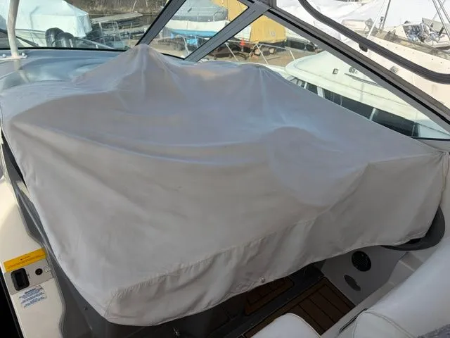 Slide: The Image of Cruisers 405 Express Motoryacht 2005 - 23