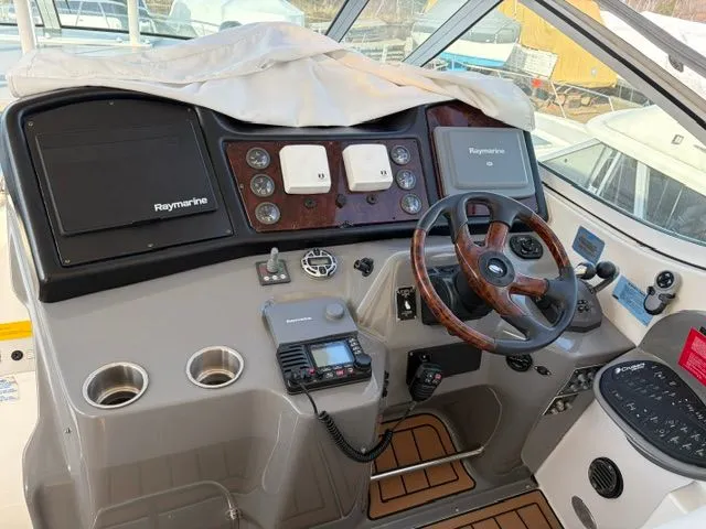 Slide: The Image of Cruisers 405 Express Motoryacht 2005 - 24