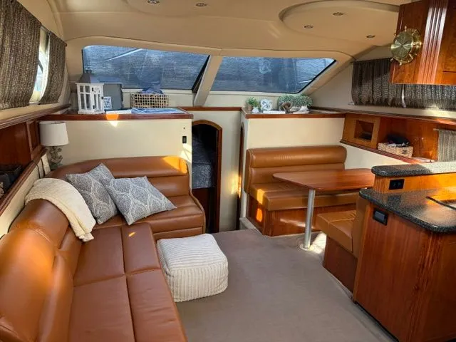 Slide: The Image of Cruisers 405 Express Motoryacht 2005 - 29