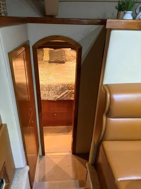 Slide: The Image of Cruisers 405 Express Motoryacht 2005 - 32