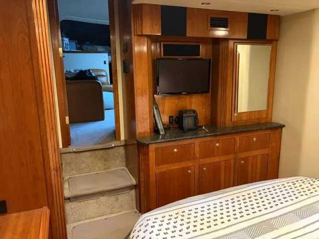 Slide: The Image of Cruisers 405 Express Motoryacht 2005 - 33