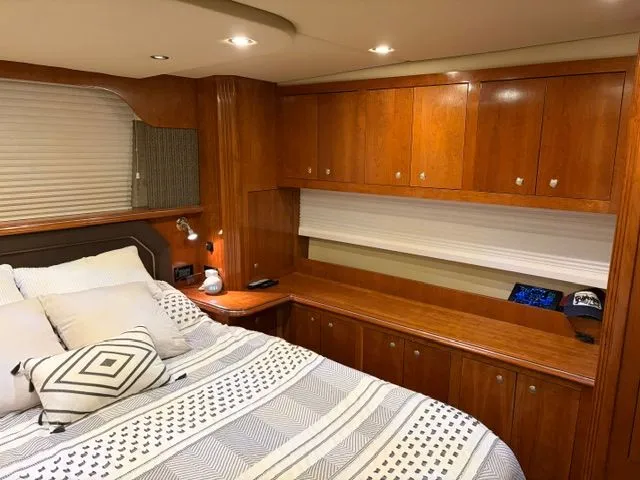 Slide: The Image of Cruisers 405 Express Motoryacht 2005 - 35