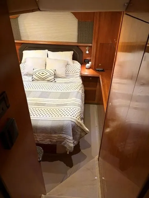 Slide: The Image of Cruisers 405 Express Motoryacht 2005 - 36