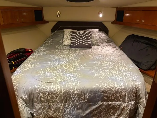 Slide: The Image of Cruisers 405 Express Motoryacht 2005 - 37