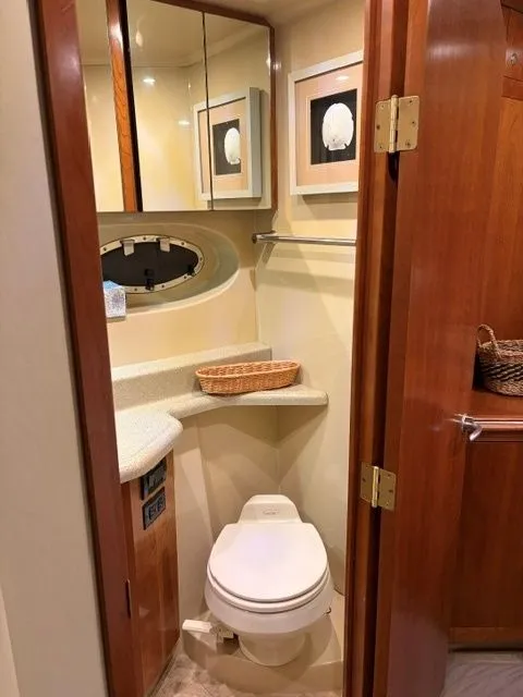 Slide: The Image of Cruisers 405 Express Motoryacht 2005 - 40