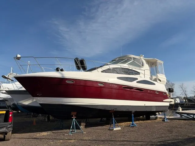 Slide: The Image of Cruisers 405 Express Motoryacht 2005 - 5