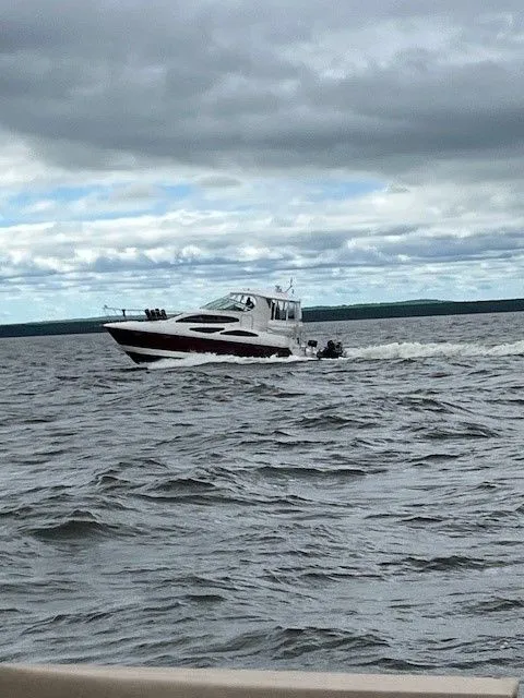 Slide: The Image of Cruisers 405 Express Motoryacht 2005 - 8
