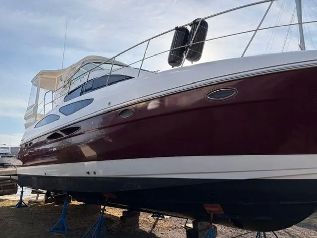 Slide: The Image of Cruisers 405 Express Motoryacht 2005 - 9