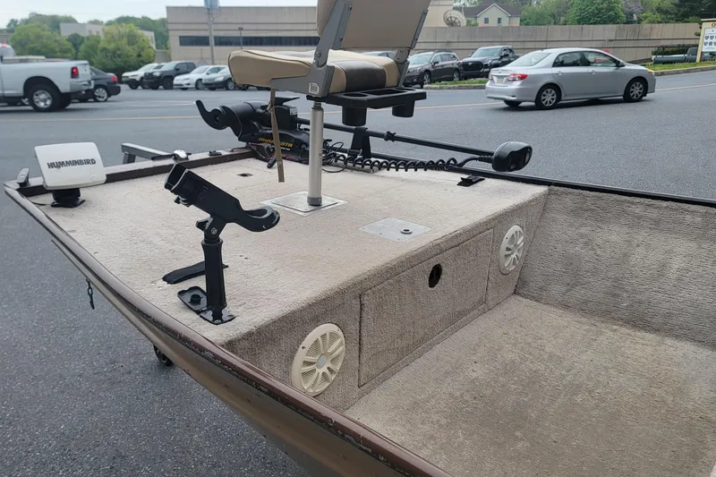 Slide: The Image of Fishing boat interior with mounted seat and equipment, Nova NV JWMV1650SF, 2001 model. - 4