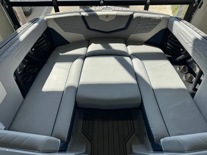 Slide: The Image of Nautique Super Air Nautique G25 2022 - 17