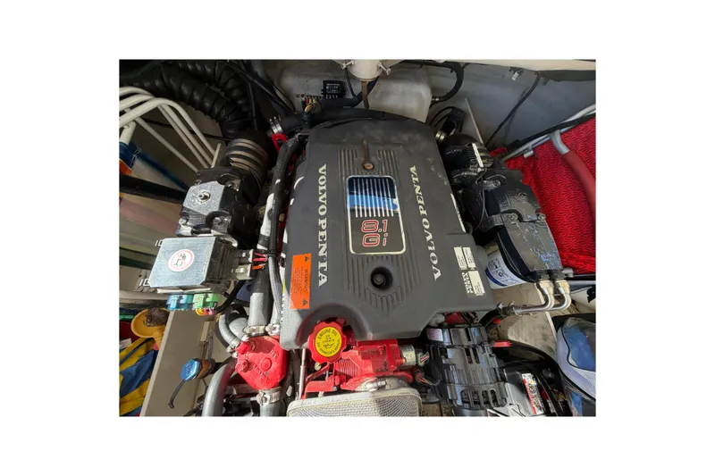 Slide: The Image of Volvo Penta 8.1 GI engine in 2004 Cobalt 250 boat. - 27