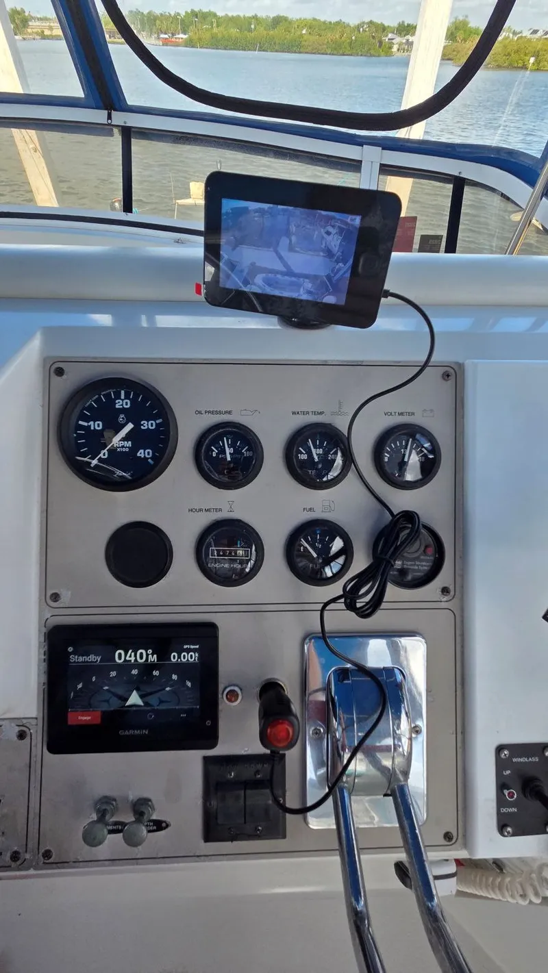 Slide: The Image of Carver Yachts 405 Motor Yacht 1998 - 18