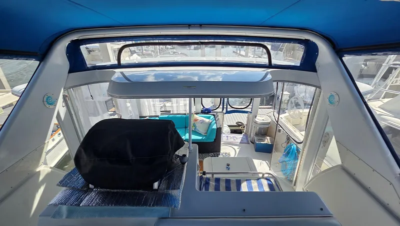 Slide: The Image of Carver Yachts 405 Motor Yacht 1998 - 23