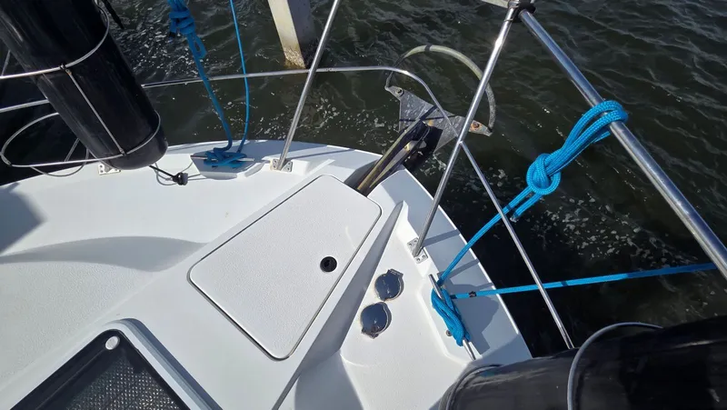 Slide: The Image of Carver Yachts 405 Motor Yacht 1998 - 26