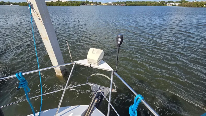 Slide: The Image of Carver Yachts 405 Motor Yacht 1998 - 27