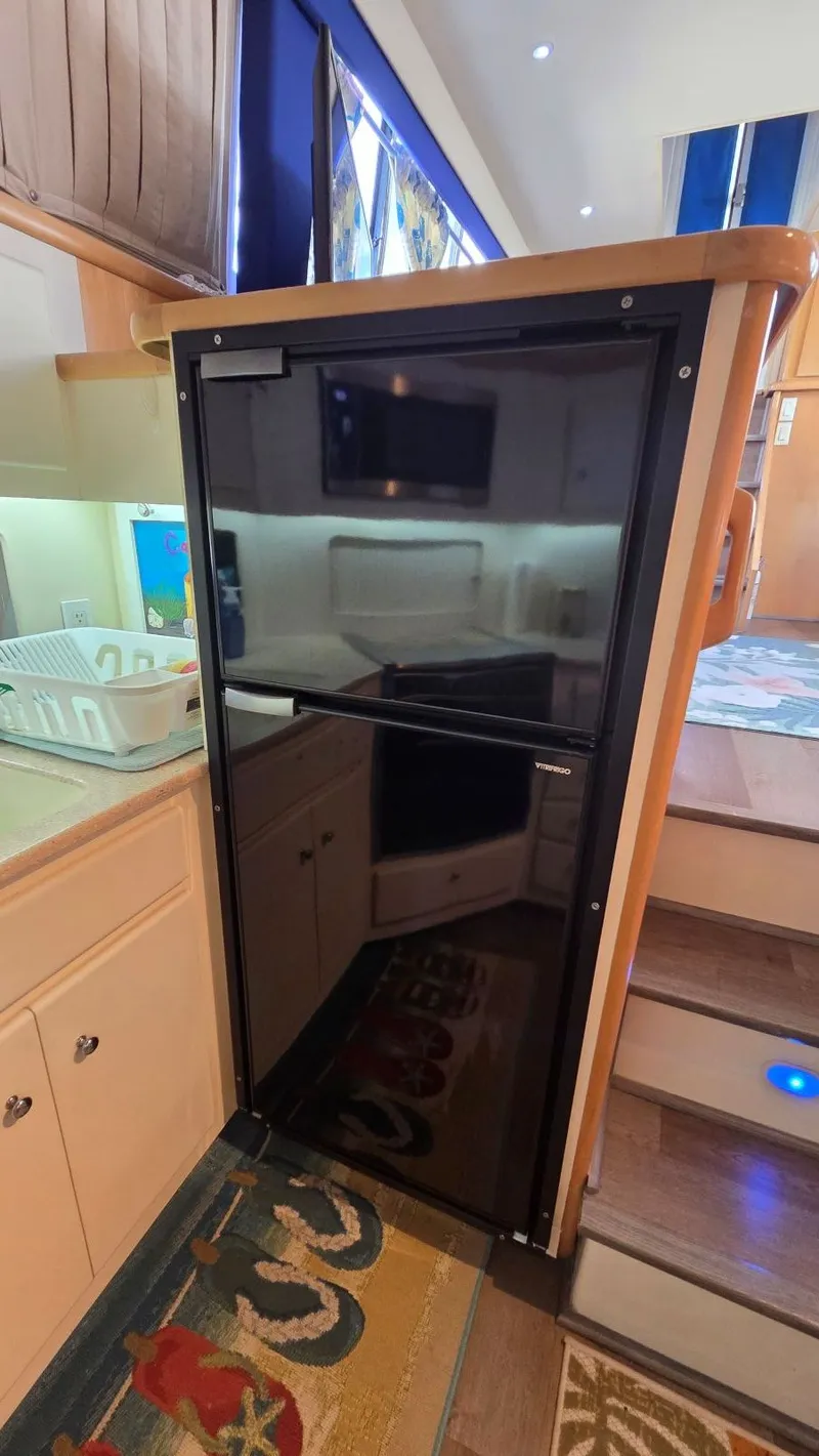 Slide: The Image of Carver Yachts 405 Motor Yacht 1998 - 40